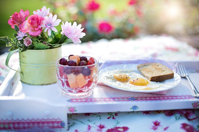 How to Eat a Mindful Breakfast